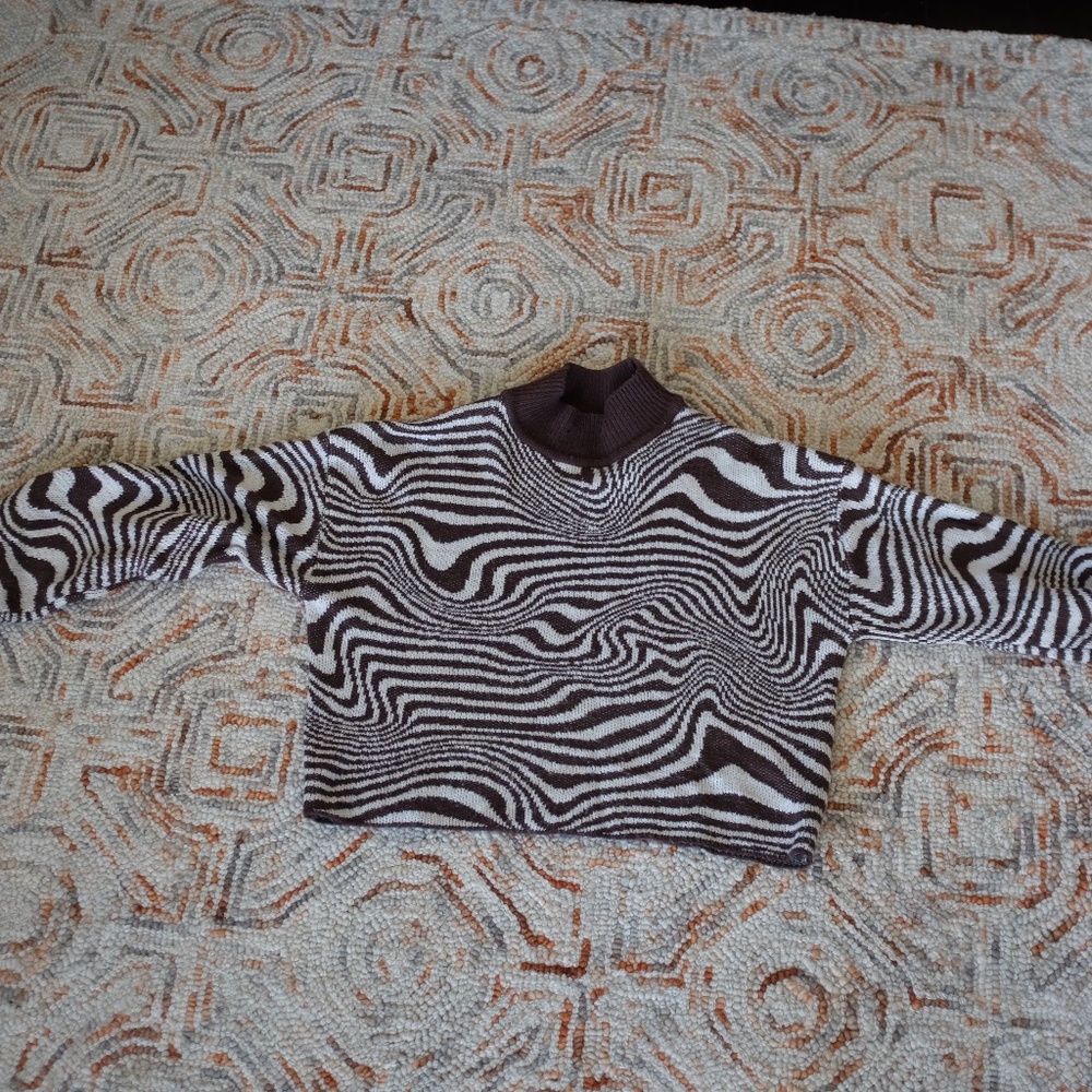 H&M Brown and White Sweater XS Great Condition